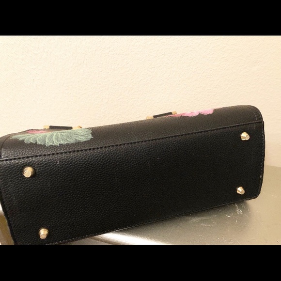Black leather, multi painted handbag ๐ - Picture 5 of 5
